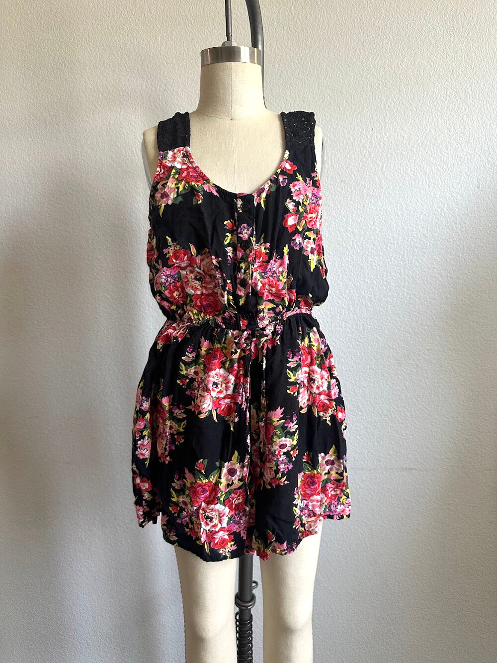 American Rag Cie Floral Romper Black Pink Lace Trim Size S